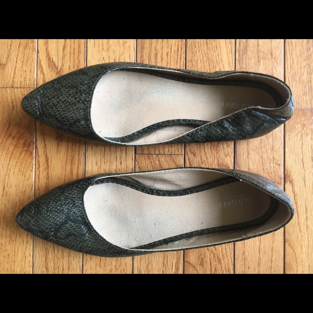 Size 9 old navy shoes